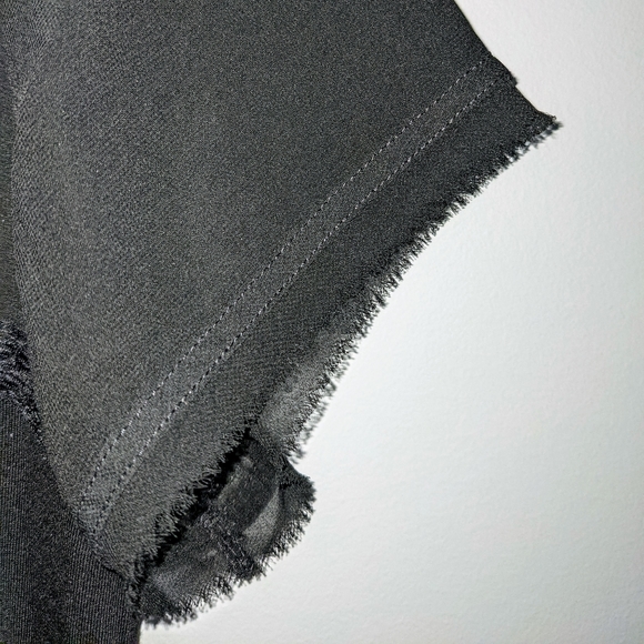 Maternity - Semi-sheer top - Picture 4 of 7